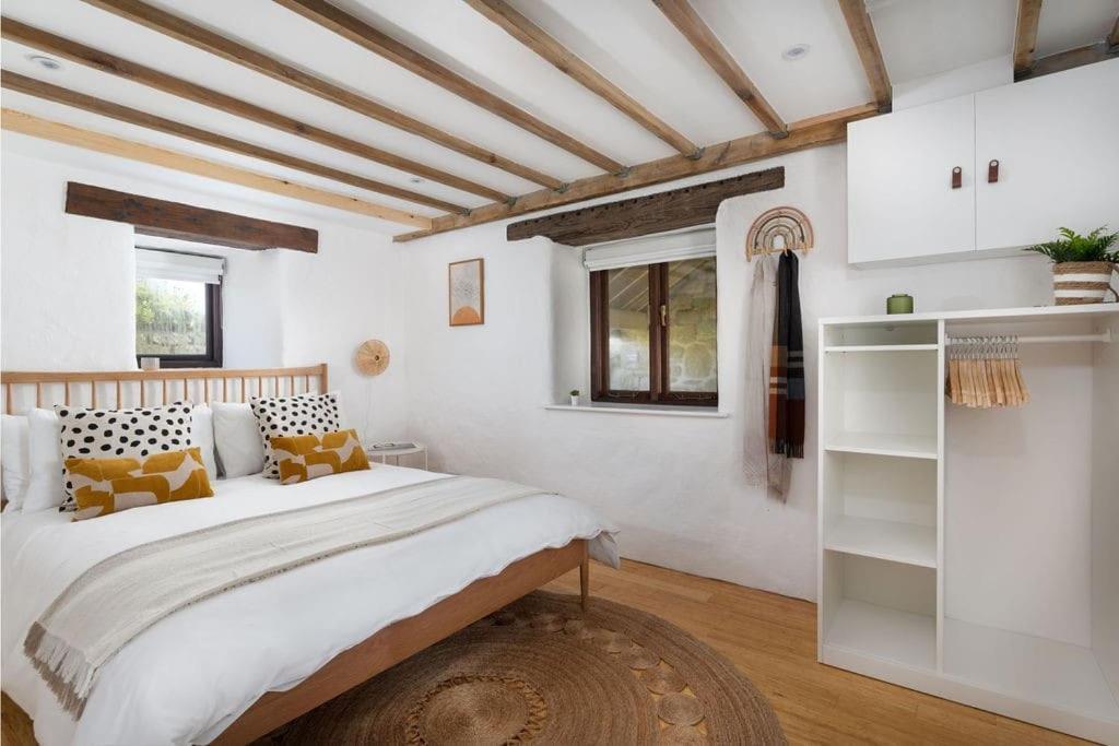 Porthcurno Barns, The Cart Lodge - Cosy Cottage, Walk To Porthcurno Beach, Pedn Vouder & Minack Theatre 펜젠스 외부 사진