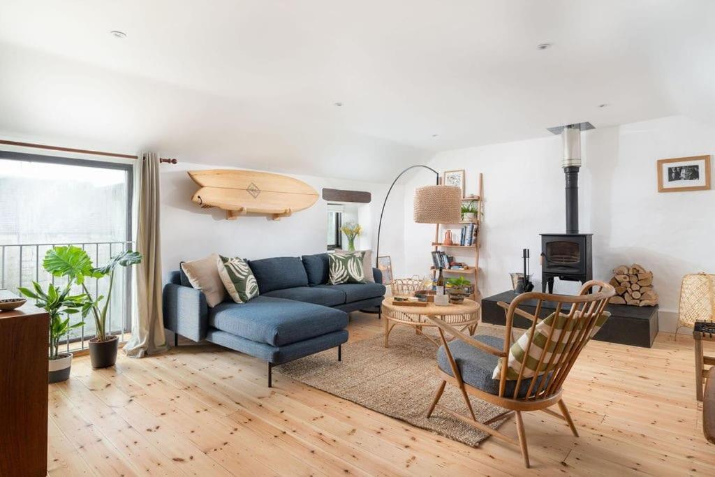 Porthcurno Barns, The Cart Lodge - Cosy Cottage, Walk To Porthcurno Beach, Pedn Vouder & Minack Theatre 펜젠스 외부 사진