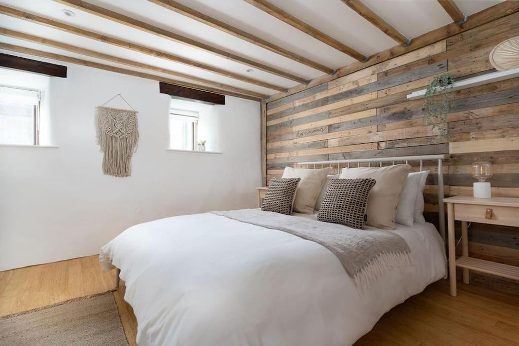 Porthcurno Barns, The Cart Lodge - Cosy Cottage, Walk To Porthcurno Beach, Pedn Vouder & Minack Theatre 펜젠스 외부 사진